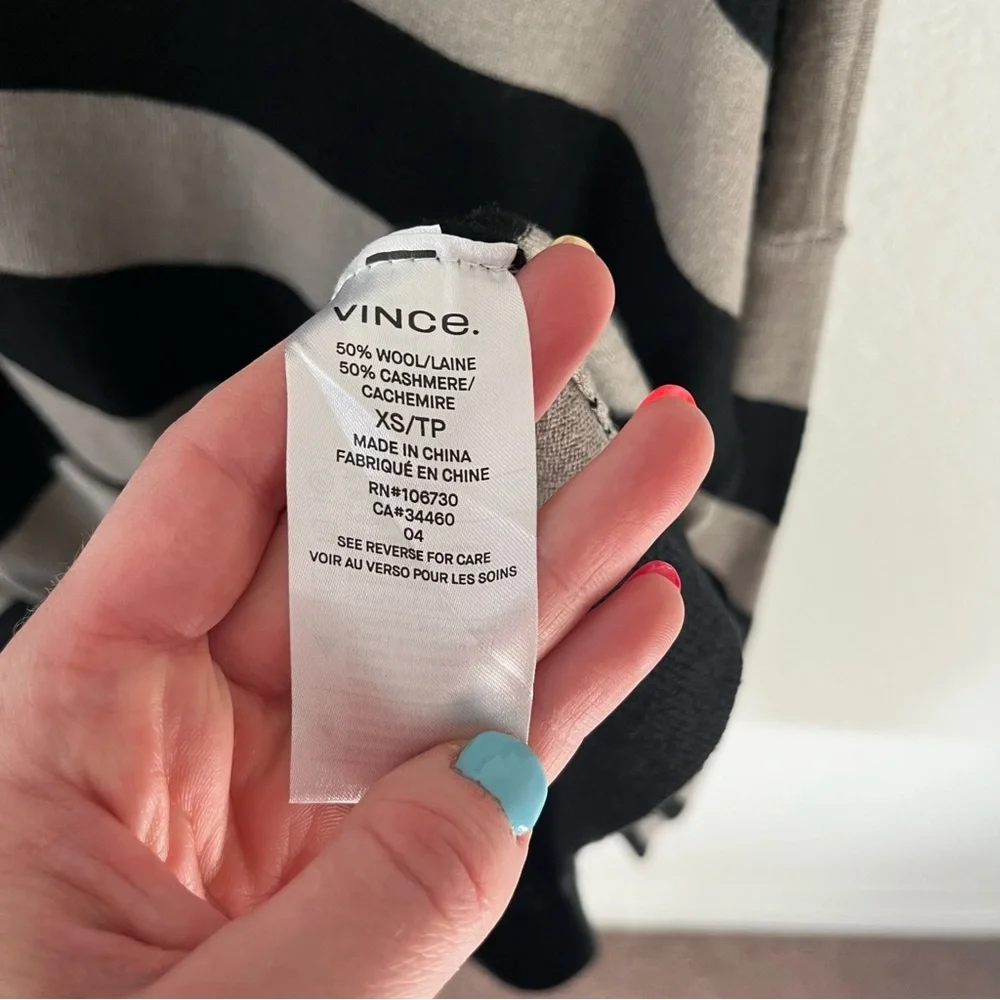 Vince Women's XS Cashmere/Wool Striped Sweater.